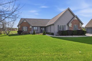 W334S7280 Milos WAY, Mukwonago, WI 53149