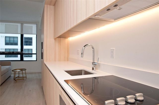 225 N Miami Ave 2306, Miami, FL 33128