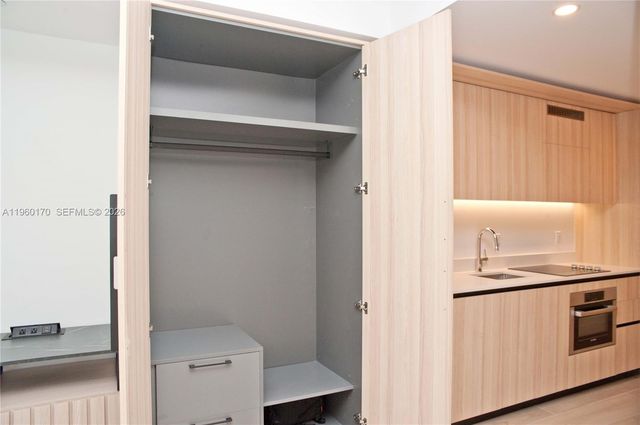 225 N Miami Ave 2306, Miami, FL 33128