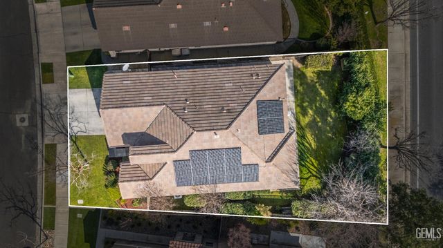 334 Hollyhill Drive, Bakersfield, CA 93312