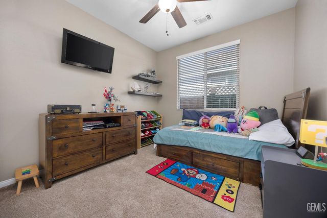 334 Hollyhill Drive, Bakersfield, CA 93312