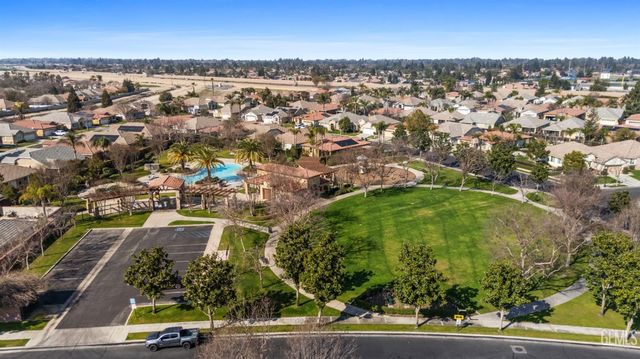 334 Hollyhill Drive, Bakersfield, CA 93312