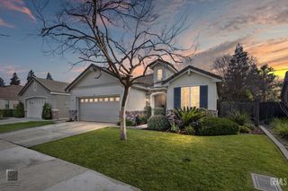 334 Hollyhill Drive, Bakersfield, CA 93312