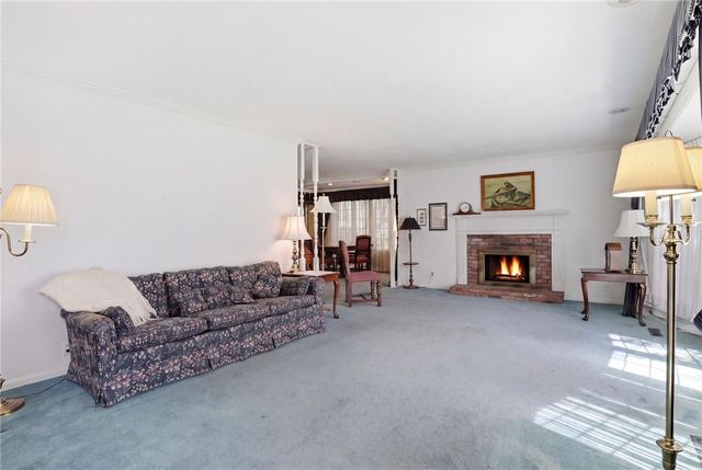 31 Cobbles Drive, Penfield, NY 14526