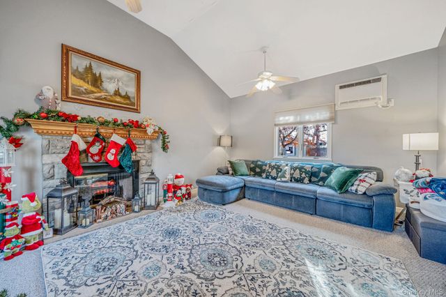 32 Rockledge Drive, Shirley, NY 11967