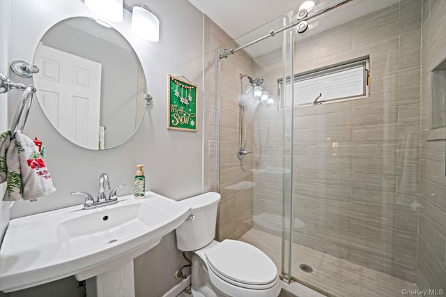 32 Rockledge Drive, Shirley, NY 11967