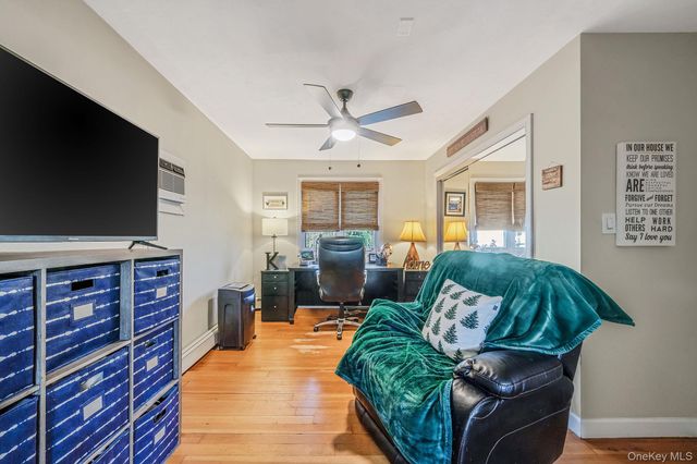 32 Rockledge Drive, Shirley, NY 11967