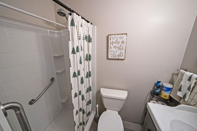 32 Rockledge Drive, Shirley, NY 11967