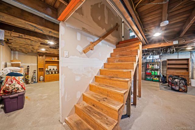 32 Rockledge Drive, Shirley, NY 11967