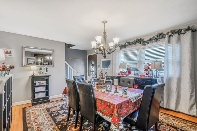 32 Rockledge Drive, Shirley, NY 11967