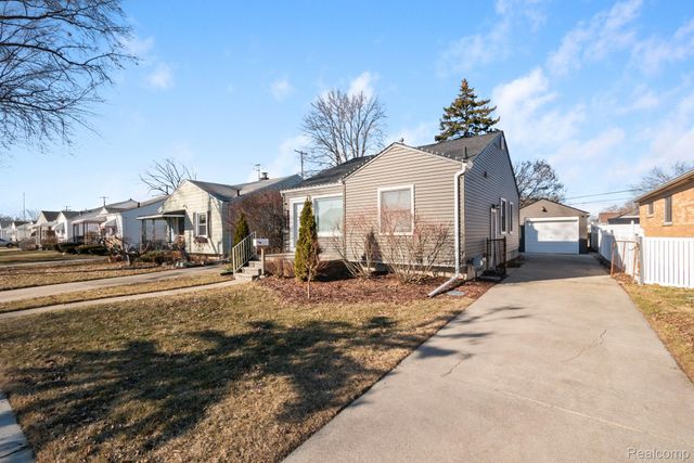 23021 California Street, St. Clair Shores, MI 48080