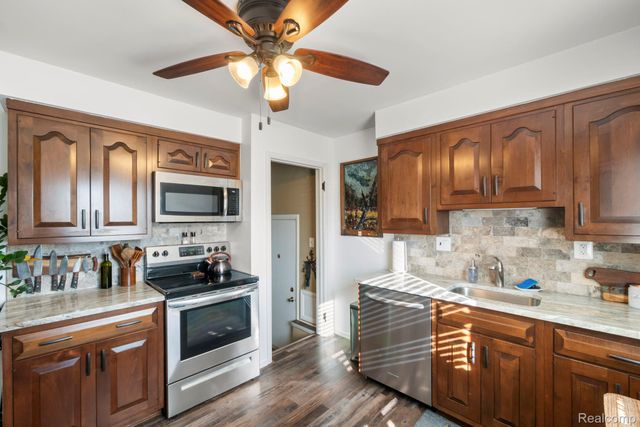 23021 California Street, St. Clair Shores, MI 48080