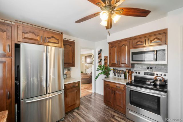 23021 California Street, St. Clair Shores, MI 48080