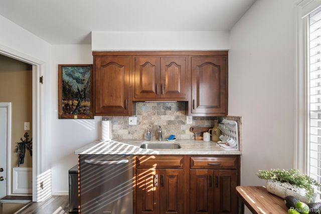 23021 California Street, St. Clair Shores, MI 48080