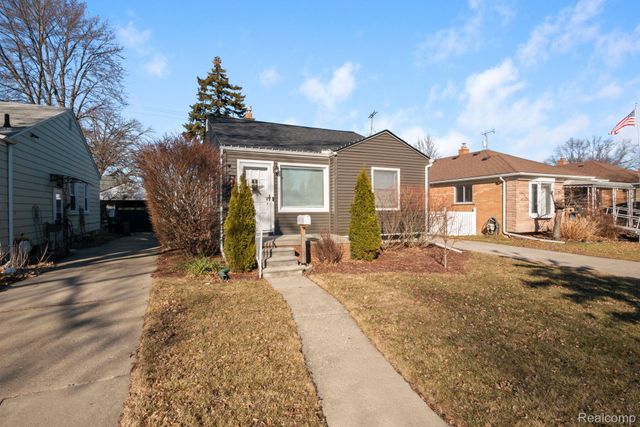 23021 California Street, St. Clair Shores, MI 48080