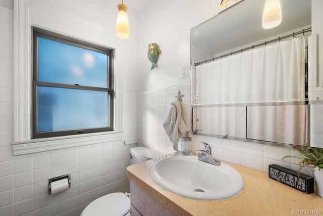 23021 California Street, St. Clair Shores, MI 48080