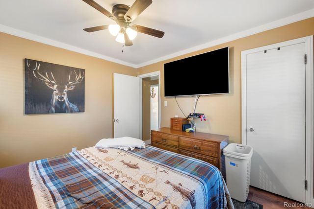 23021 California Street, St. Clair Shores, MI 48080