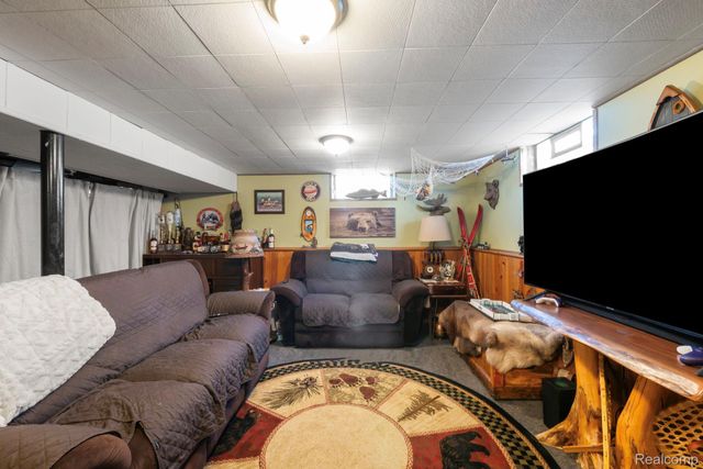 23021 California Street, St. Clair Shores, MI 48080