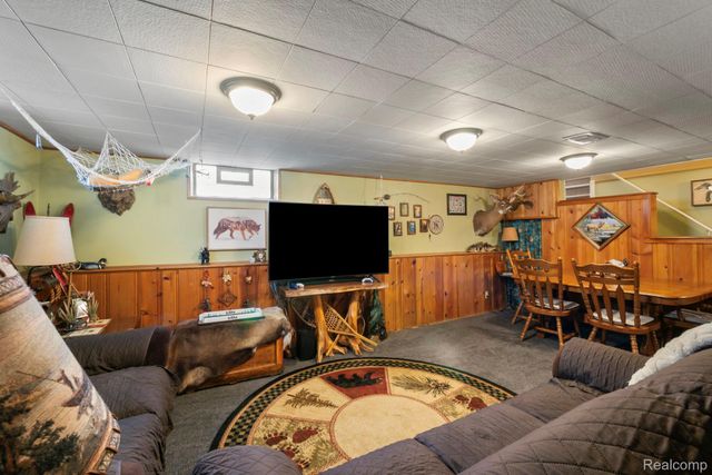 23021 California Street, St. Clair Shores, MI 48080