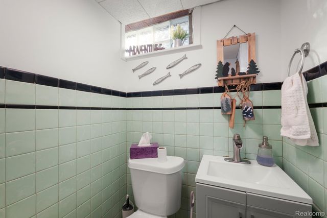 23021 California Street, St. Clair Shores, MI 48080