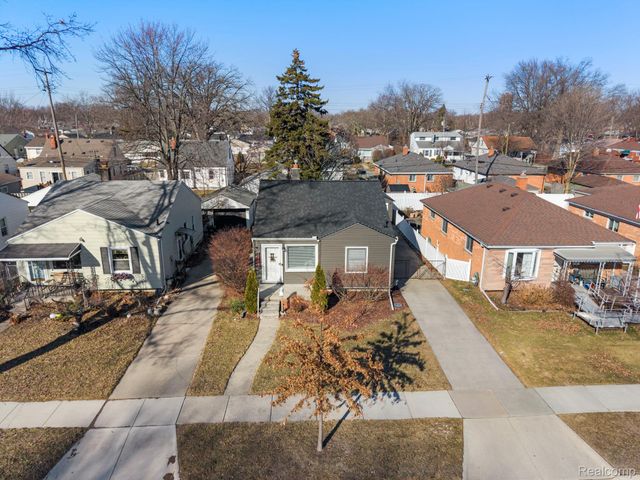 23021 California Street, St. Clair Shores, MI 48080