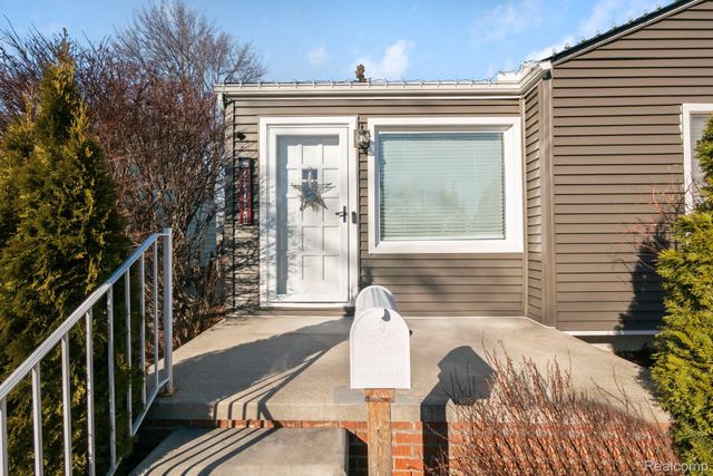 23021 California Street, St. Clair Shores, MI 48080