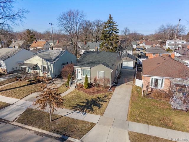 23021 California Street, St. Clair Shores, MI 48080