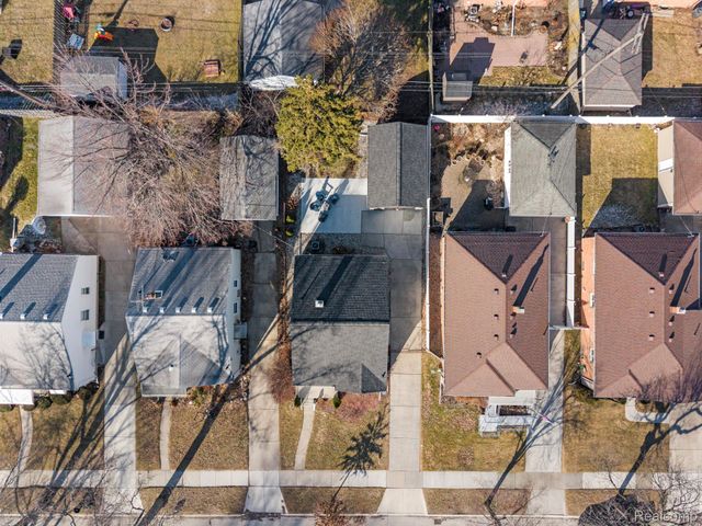 23021 California Street, St. Clair Shores, MI 48080