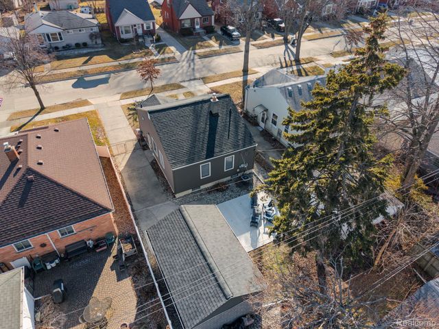 23021 California Street, St. Clair Shores, MI 48080