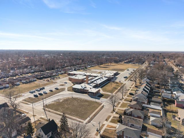 23021 California Street, St. Clair Shores, MI 48080