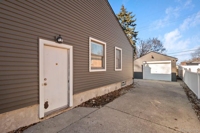 23021 California Street, St. Clair Shores, MI 48080