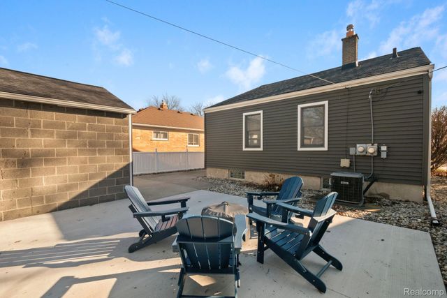 23021 California Street, St. Clair Shores, MI 48080