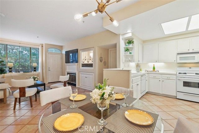 1703 Solvay Aisle 106, Irvine, CA 92606