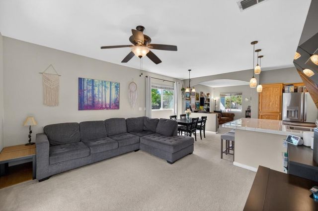 9244 Deddington Way, Sacramento, CA 95829