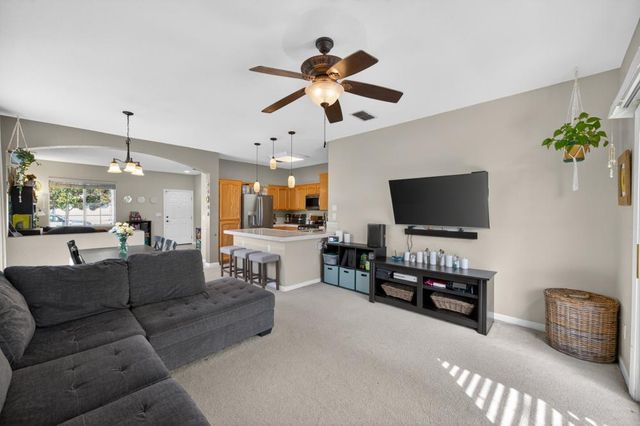 9244 Deddington Way, Sacramento, CA 95829
