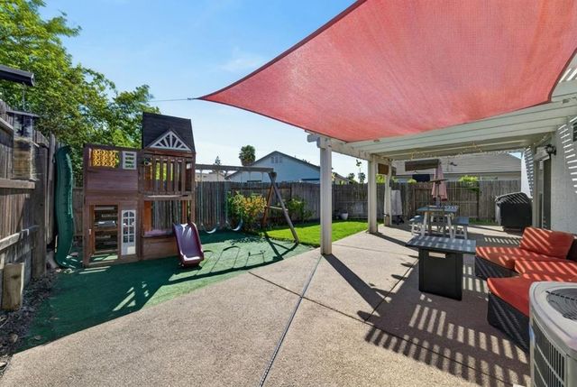 9244 Deddington Way, Sacramento, CA 95829