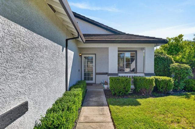 9244 Deddington Way, Sacramento, CA 95829