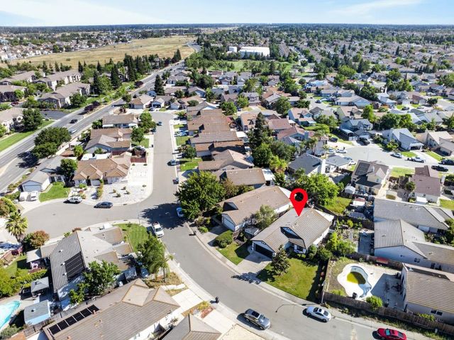 9244 Deddington Way, Sacramento, CA 95829