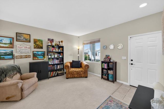 9244 Deddington Way, Sacramento, CA 95829