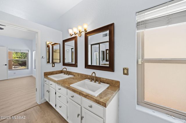 3160 N Brittlebush Lane, Tucson, AZ 85712