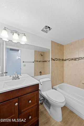 3160 N Brittlebush Lane, Tucson, AZ 85712