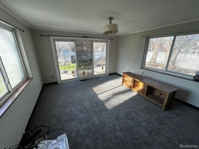 5920 W Outer Drive, Detroit, MI 48235