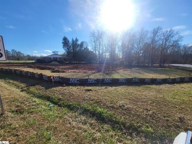 719 Parkview Drive, Laurens, SC 29360