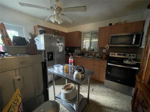 1874 NW 19th St, Miami, FL 33125