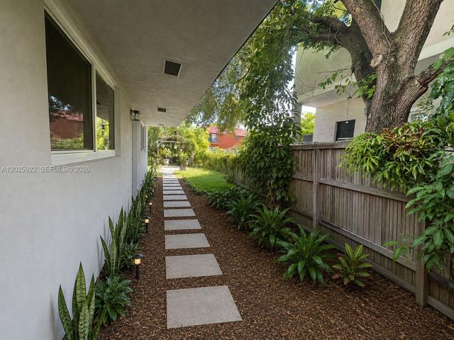 1874 NW 19th St, Miami, FL 33125