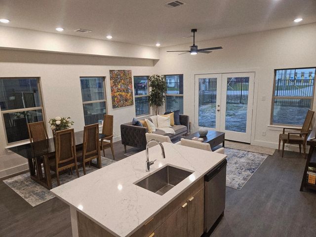 2812 Peacock Green Way, Houston, TX 77047