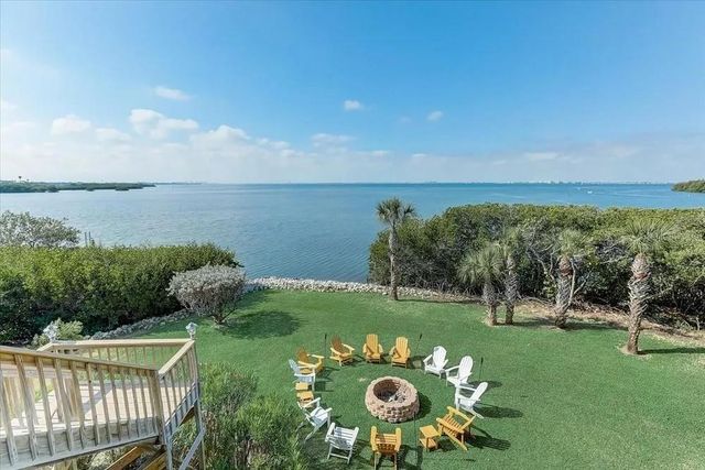 2424 BAY DRIVE, Bradenton, FL 34207