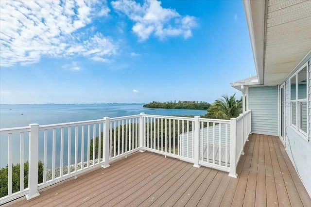 2424 BAY DRIVE, Bradenton, FL 34207
