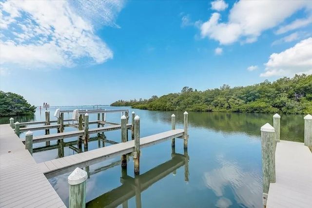 2424 BAY DRIVE, Bradenton, FL 34207