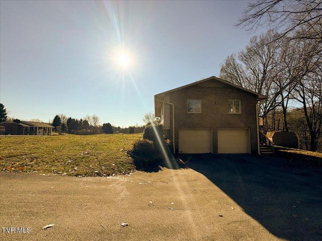 225 Mandan Road, Kingsport, TN 37664